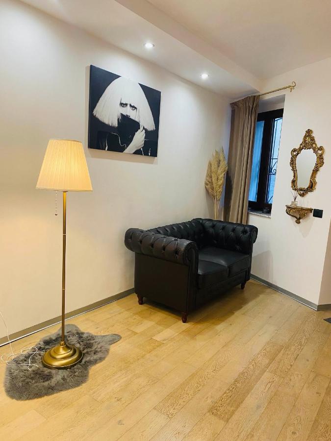Edo'S House Apartment กาญารี ภายนอก รูปภาพ